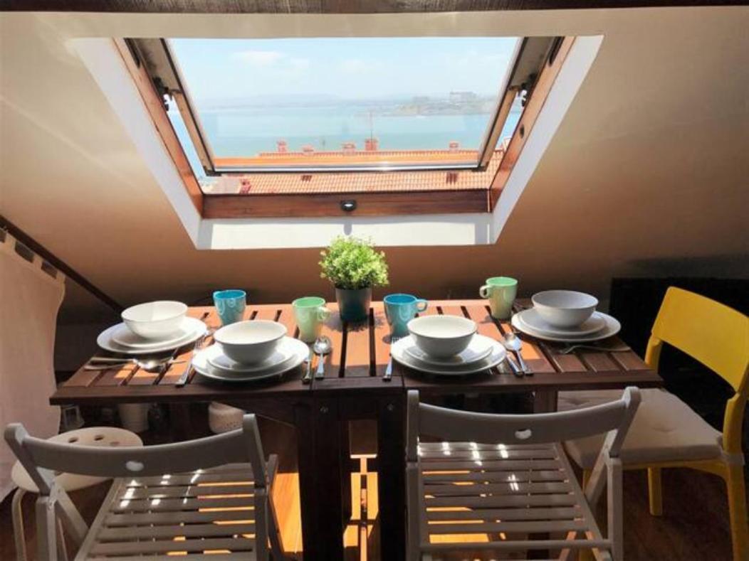 Santos - Upper Loft With River View * Lisboa